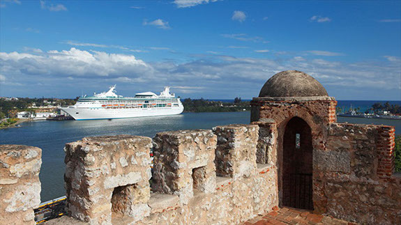 A_cruise_ship_in_Puerto_plata